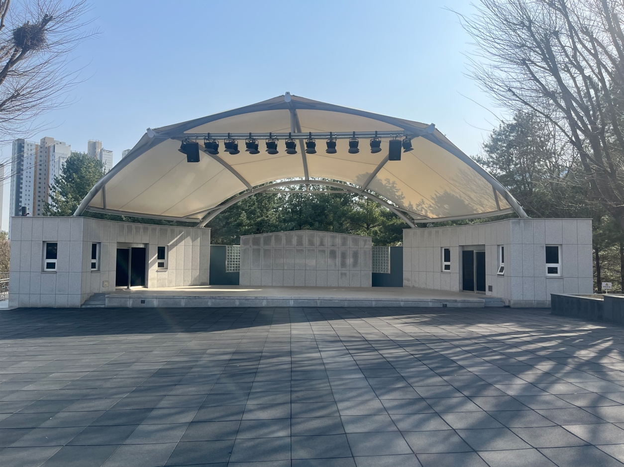 야외무대 시설 사진